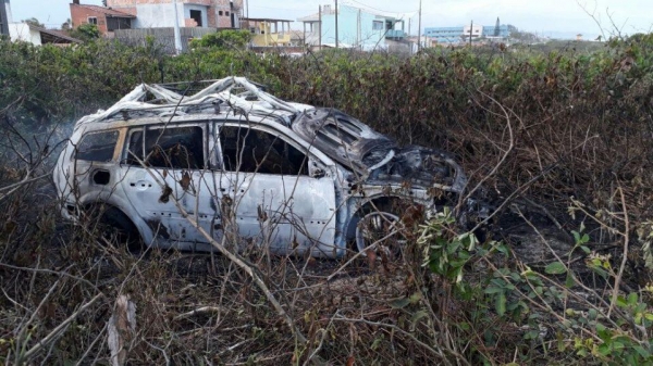 Carro ficou totalmente destruído – Foto: Blog do Miro Ferraz