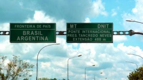 Os motoristas que não possuíam o seguro foram orientados à retornar ao Brasil ( Foto: Arquivo)
