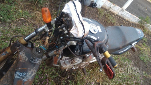 A motocicleta foi encaminhada para a PRE. <br> (Foto:Portal Nova Santa Rosa)