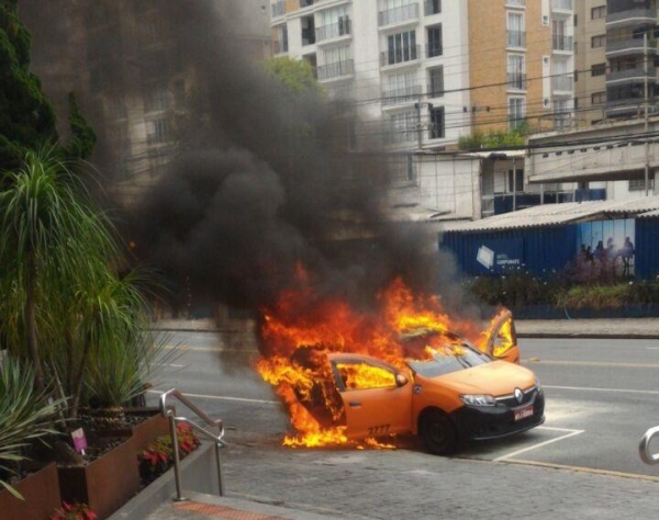 Não houve feridos. (Foto: Rede News 24 Horas)