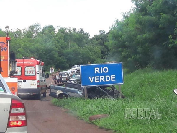 Equipes do Samu e da Defesa Civil foram acionadas para prestar atendimento às vítimas.(Foto: Internauta Portal)