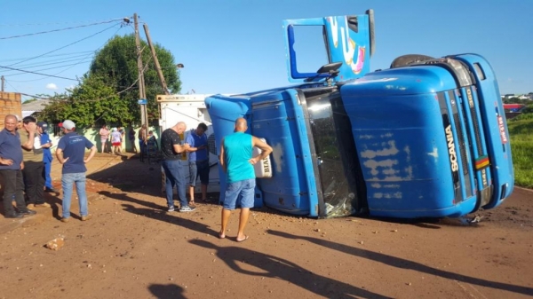 O condutor do veículo não ficou ferido. (Foto: CGN)