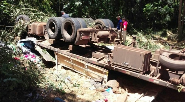 Morreram todos os ocupantes do veículo. (Foto: Massa News