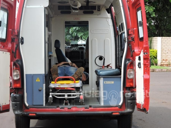 A colisão deixou o motociclista ferido (Foto: Adeliana Ricce/AquiAgora.net )