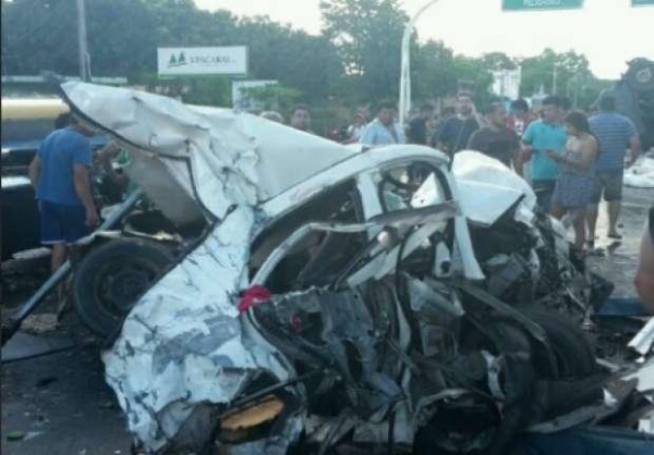 16 pessoas ficaram feridas na batida (Foto: Catve )