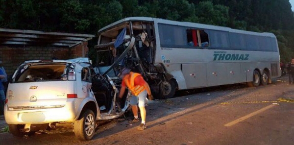 No acidente duas vítimas fatais. (Foto: JMais)