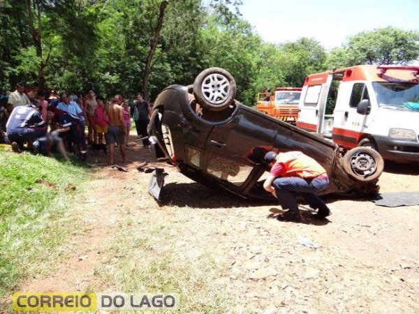 Socorristas do SAMU e agentes da Defesa Civil estiveram no local. Correio do Lago)