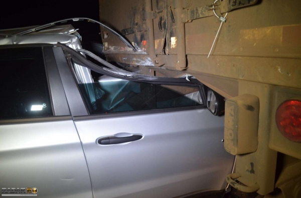 O Fiat colidiu violentamente na traseira de um caminhão. (Foto: Bogoni)