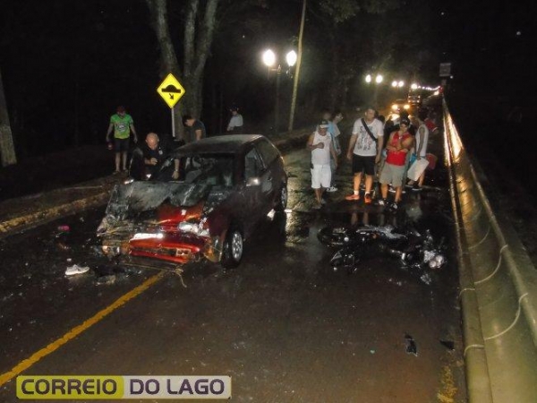 A mulher morreu na hora. (Foto: Correio do Lago)