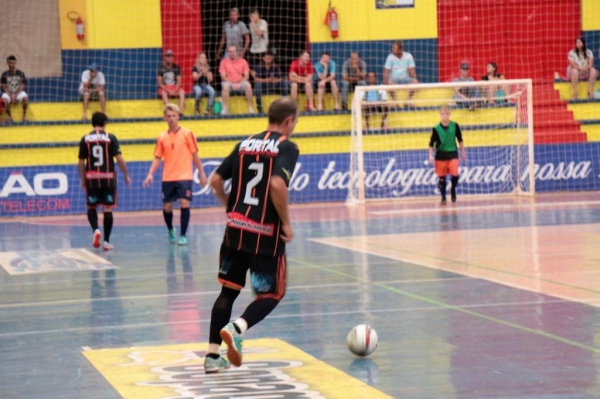 Estofaria Friedrich/Portal Nova Santa Rosa venceu por 06x01 o Supermercado Rosa. (Foto: Portal Nova Santa Rosa)