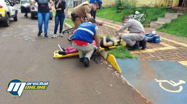 A ciclista foi encaminhada para atendimento médico, na Unidade de Saúde 24 Horas.(Foto: Marechal OnLine)
