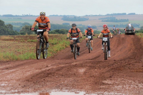 Cerca de 1.500 ciclistas participaram do evento. (Fotos: Assessoria)