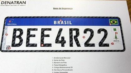 Modelo de nova placa de veículos (Crédito: Denatran)