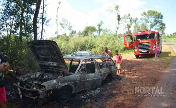 Não foi possível identificar a placa do carro. (Foto:  Bogoni)