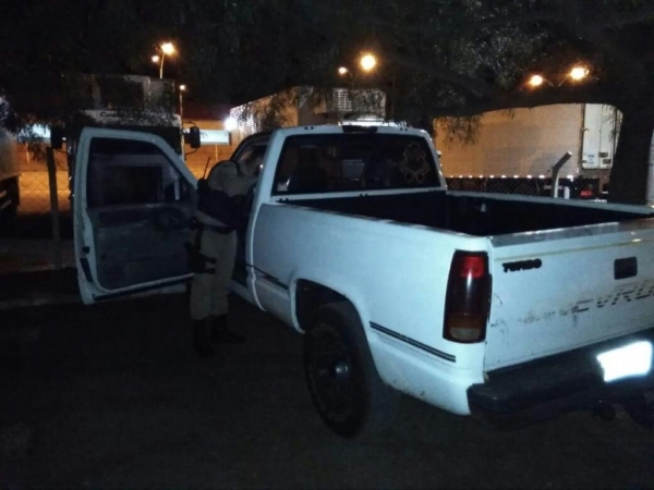O veículo foi então recolhido e encaminhado à Delegacia da Polícia Civil. (Foto: Colaborador)