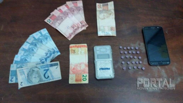  25 comprimidos de ecstasy foram apreendidos. (Foto: Bogoni)