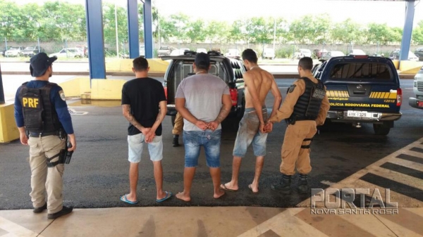 Três pessoas foram detidas. (Foto: PRF)