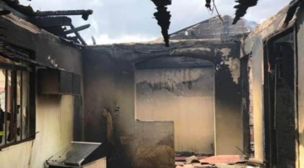 O Corpo de Bombeiros de Cascavel foi acionado, e controlou as chamas no local.(Foto: Catve)