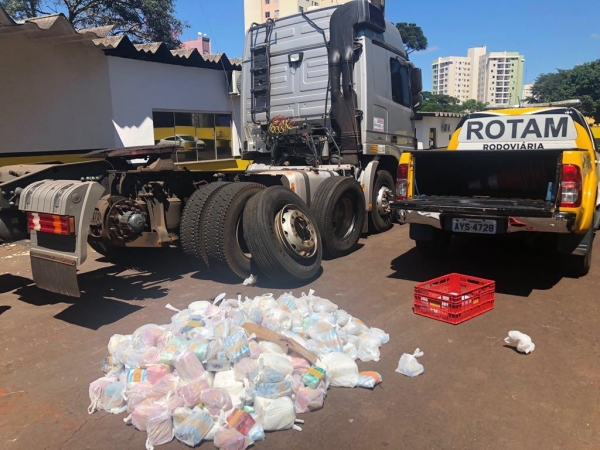 Segundo os presos, a mercadoria iria para Curitiba. (Foto: PRE)