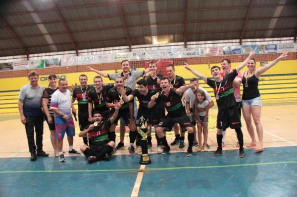 One Life/MWM Materiais de Construção/ Farma Vip foram os Campeões no masculino. (Foto: Portal Nova Santa Rosa. 