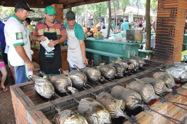 Segundo a organização, essa edição foi uma das maiores festas de Pato Bragado. (Foto: Polaroid Photos ) 