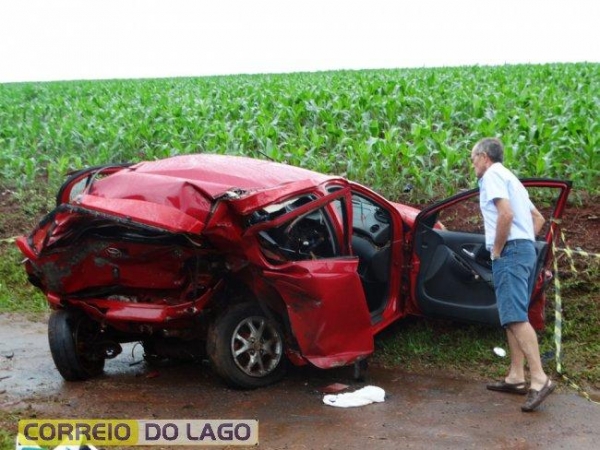 Três veículos se envolveram na colisão. (Foto: Correio do Lago)