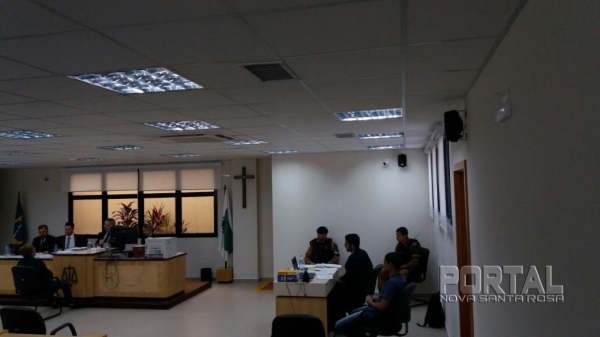 Além do homicídio, eles respondem também por corrupção de menor. (Foto: Marcio Cerny)