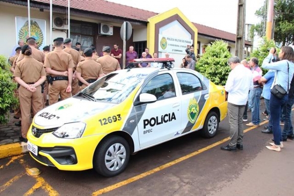 A entrega foi em frente à sede da Polícia Militar (PM). (Foto: Assesoria)