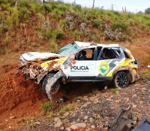 No carro estava apenas o condutor. (Foto: Diário Reservense)