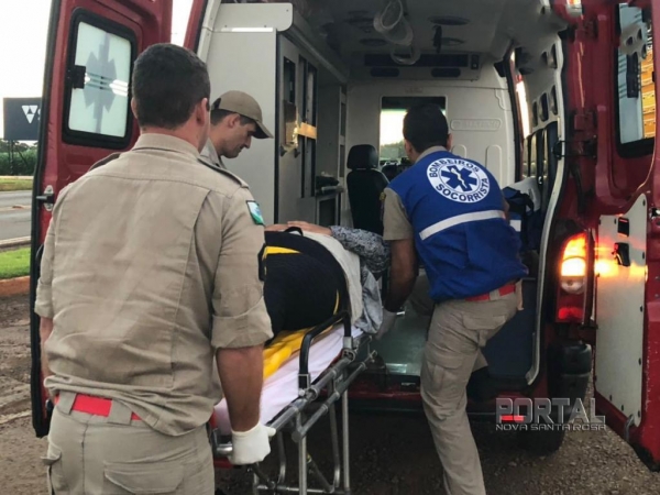 A vítima de 24 anos, foi atendida pela equipe do Corpo de Bombeiros. (Foto: Marechal News)