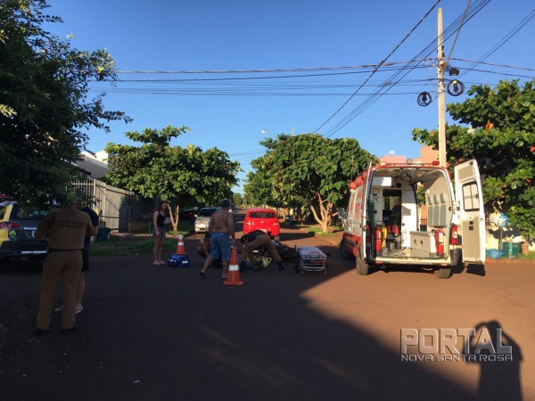 O condutor da motocicleta precisou ser socorrido pela equipe do SAMU. (Foto: PM)