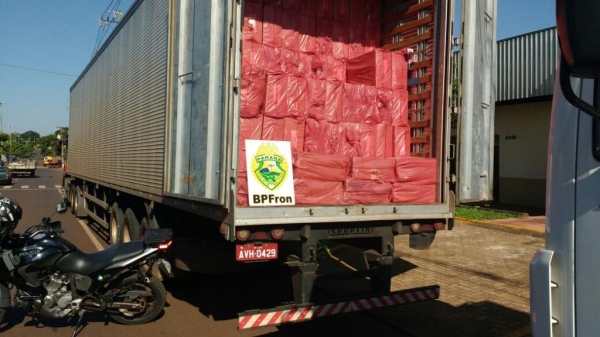 R.O.C.A.M e BPFron apreendem quatro veículos carregados com cigarros em Francisco Alves (Foto: BPFron/Divulgação )