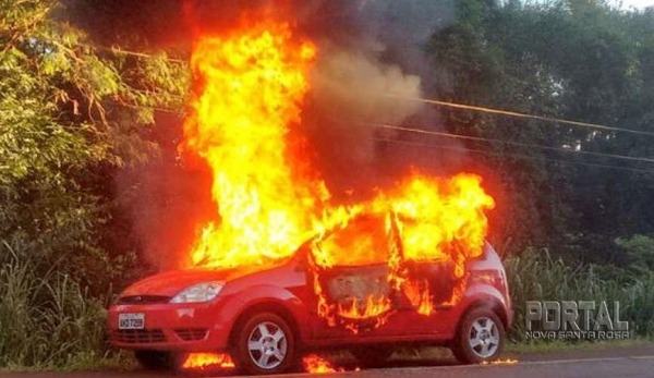 Não se sabe ao certo as causas do incêndio ainda.(Foto: Colaborador)