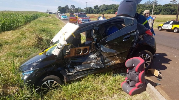 O carro tentou atravessar a rodovia. (Foto: CGN)