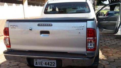 O veículo e os dois indivíduos foram encaminhados para a Delegacia de Polícia Civil.(Foto: Tribuna Popular)