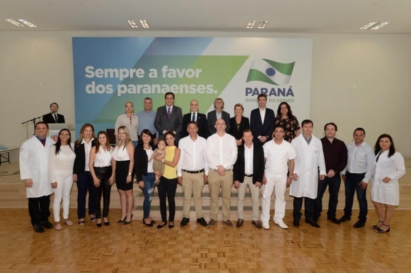 O secretário de Estado da Saúde, Antônio Carlos Nardi, recepciona os novos médicos do programa Mais Médicos (Foto: Venilton Küchler )