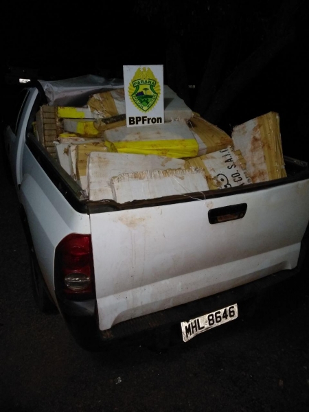 A droga estava sendo transportada em dois veículos. (Fotos: BPFRON