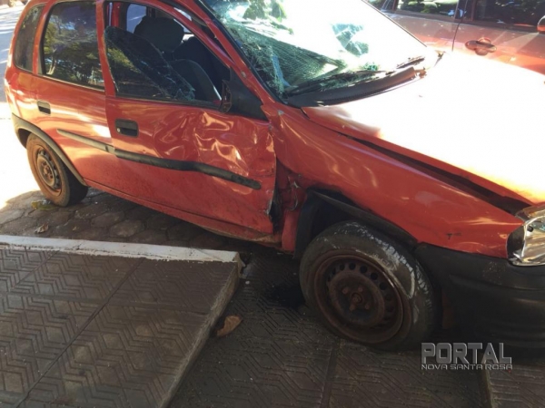 Veículo acabou invadindo a outra pista. (Foto: Portal Nova Santa Rosa)