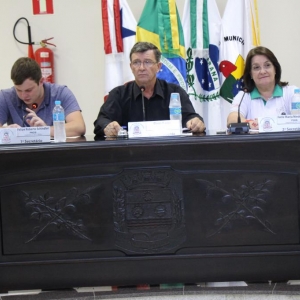 Darci Raiter assume a presidência da Câmara. (Foto: Portal Nova Santa Rosa) 
