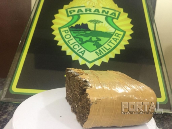 113 gramas de maconha foram apreendida. (Foto:PM)