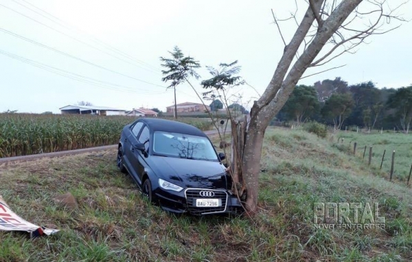 O veículo foi guinchado e levado a Marechal. (Fotos: Colaborador)