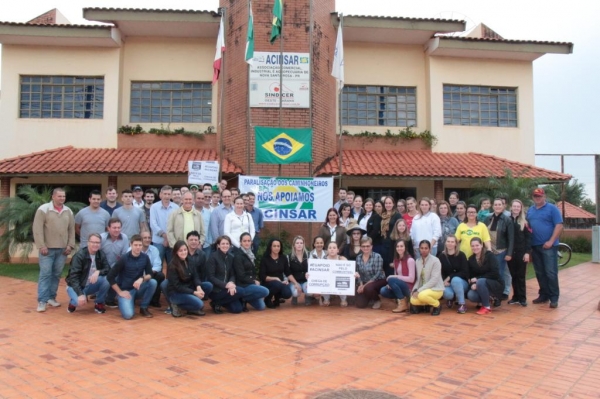 O manifesto foi realizado na sede da Acinsar. (Foto: Portal Nova Santa Rosa).