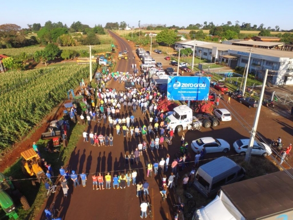 Centenas de pessoas participaram. (Fotos: Gabriel Arndt)