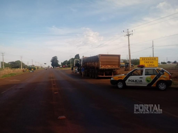 O último caminhão foi retirado a pouco do local.. (Foto: Portal Palotina)