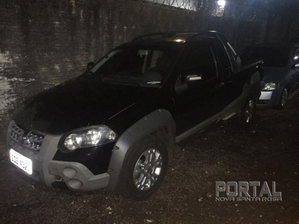 O automóvel foi apreendido e recolhido junto ao pátio da Polícia Militar.(Foto: PM)