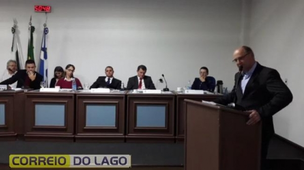 Na sexta-feira o presidente da Câmara de Vereadores, Paulo Vasatta, deve oficiar a Justiça Eleitoral da decisão da Câmara e em seguida dar posse ao vice-prefeito Evandro Grade (Foto: Correio do Lago )