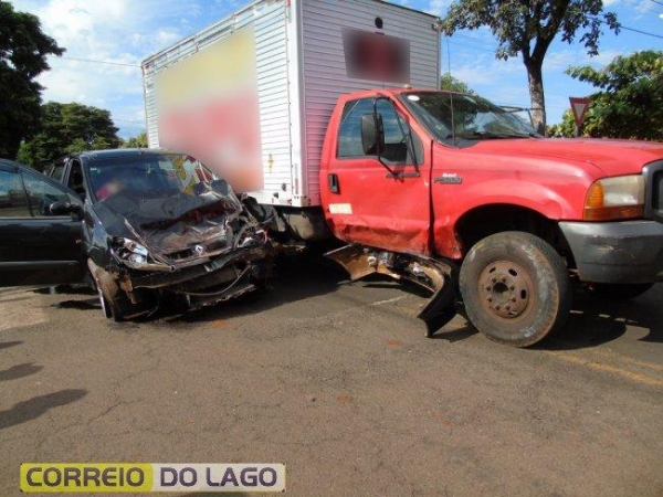 A condutora do carro sentia dores pelo corpo. (Foto: Correio do Lago)