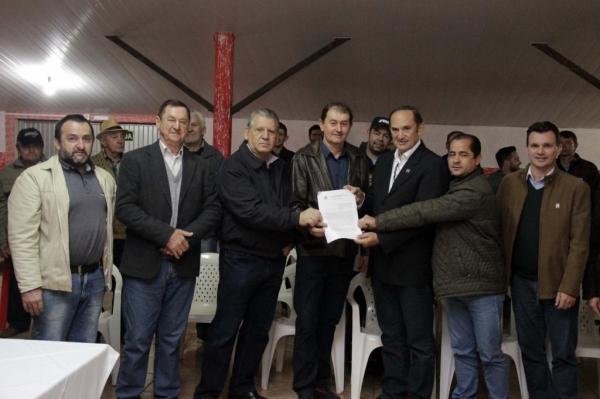 Convênios firmam a parceria entre Toledo e o Governo do Estado. (Foto: Assessoria)