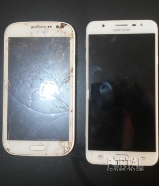 Dois celulares foram apreendidos. (Foto: PM)