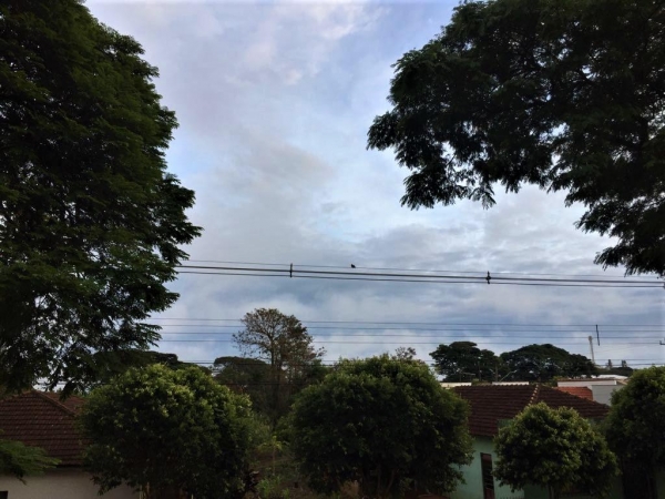 O céu amanhaceu com nuvens em Nova Santa Rosa. (Foto: Portal Nova Santa Rosa)